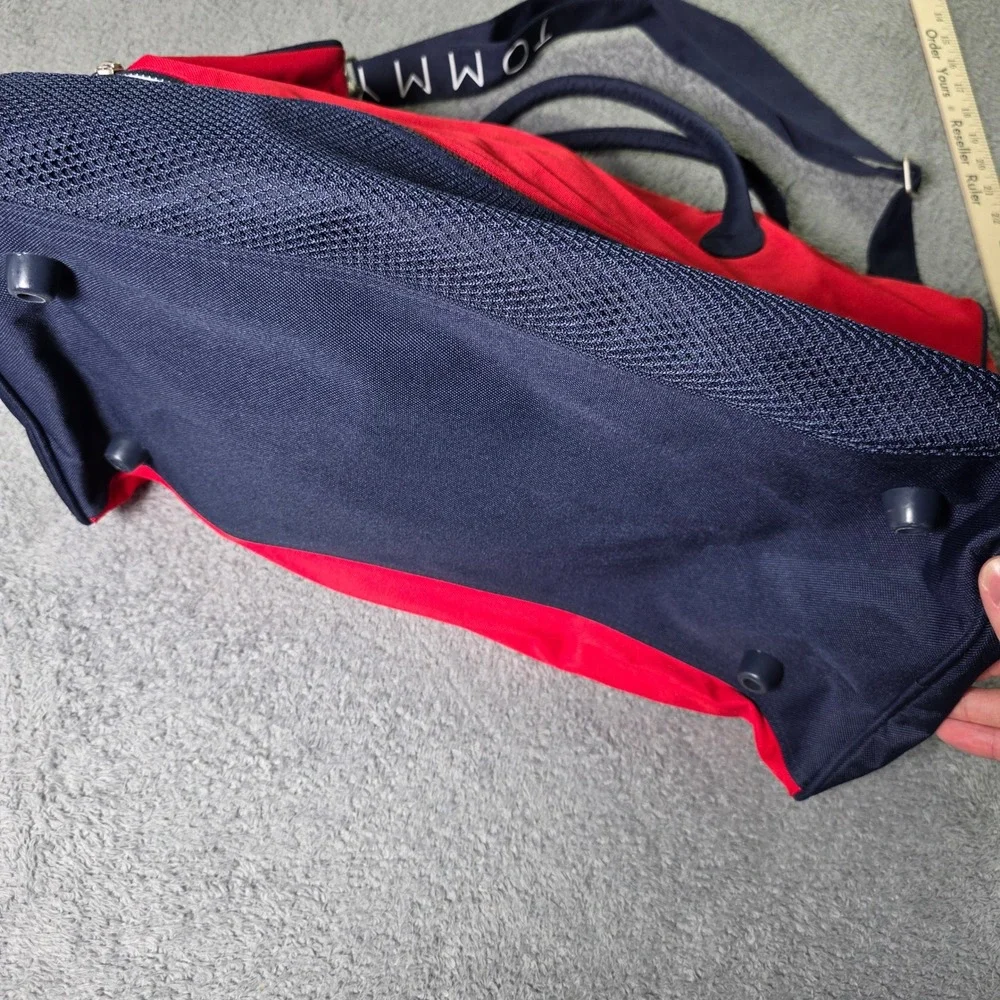 Tommy Hilfiger Unisex Large Duffel Bag Red Navy Blue Colorblock Sporty Travel